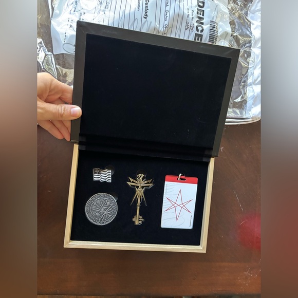 Bring Me the Horizon VIP Set - Picture 3 of 7